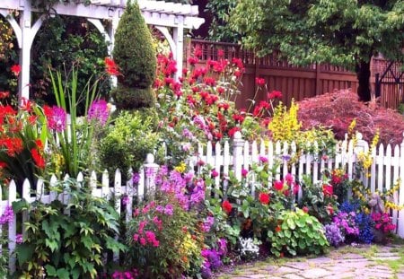 Lovely Garden - bloom, colorful, pivket fence, summer, spring, home, cheerful, house, garden