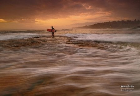 Surfista - ceu, surf, pessoa, montanhas, por do sol, mar