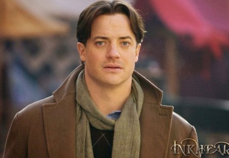 Brendan Fraser - male, dark hair, green eyes, actor, good actor