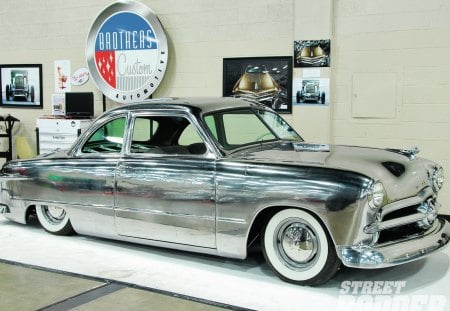 Autorama Extreme - polished, classic, merc, white walls