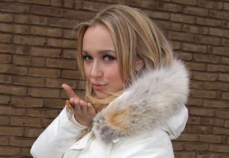 A kiss for you  - picture, actress, hayden, panettiere, 2012, 221, 06