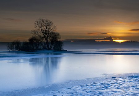 Sunset - splendor, landscape, light, reflection, view, lake, sky, clouds, sunlight, trees, water, beautiful, beauty, colors, lovely, tree, nature, sunset, peaceful