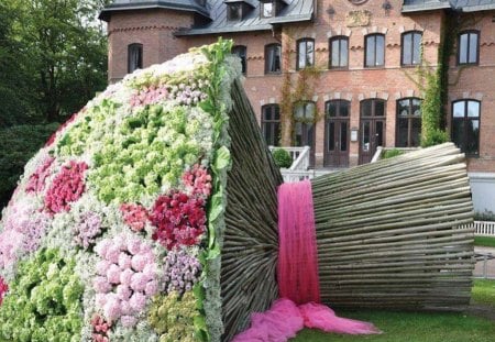 Giant Bouquet of Flowers - landscape, bouquet, yard, large, big, house, flowers, garden, huge