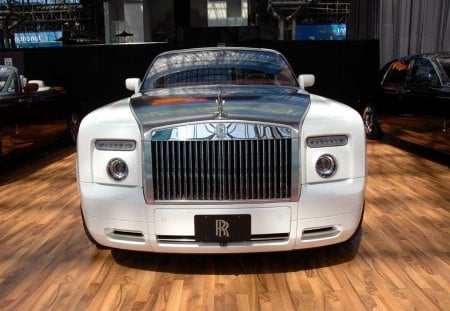 Rolls Royce Ghost - white, wood, ghost, rr