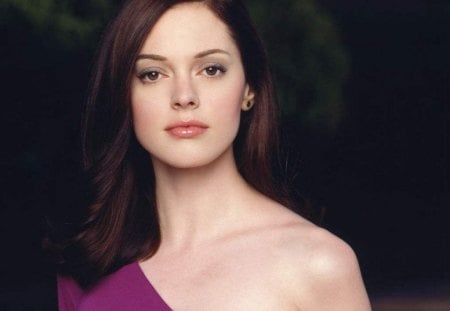 Rose McGowan - long dark hair, nice eyes, female, pretty face, great pic, actress