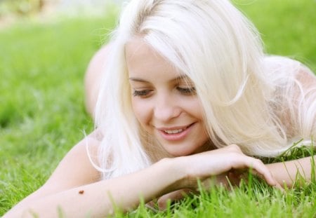 Pretty face - sexy, pretty, hot, lovely face, blond, grass, model, legs