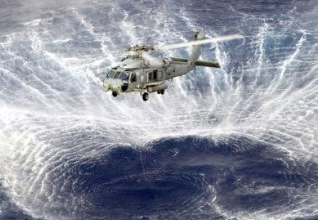 spray circle - ocean to retrieve diver, sh-60f seahawk