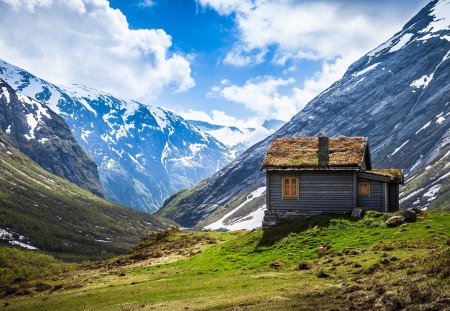 Peaceful Place - cabin, amazing, splendor, landscape, grass, view, paradise, houses, cottage, sky, clouds, house, beautiful, beauty, lovely, valley, nature, green, mountains, peaceful