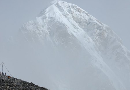 mount everest - snow, climbers, mountain, mist