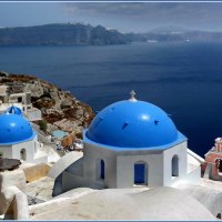 church in oia santorini