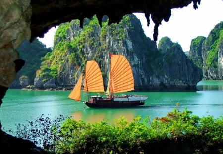 Summer holiday - lake, mountain, water, summer, rocks, bushes, nature, reflection, emerald, blue, river, holiday, green, stones, boat