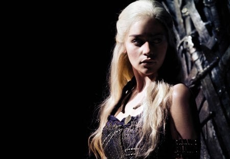 Game of Thrones - Daenerys Targaryen - pretty, game of thrones, fantastic, a song of ice and fire, amazing, george r r martin, great, entertainment, medieval, tv show, essos, stunning, nice, outstanding, super, emilia clarke, beautiful, tv series, daenerys targaryen, wonderful, fantasy, westeros, marvellous, picture, awesome, woman, skyphoenixx1, show, adorable, wallpaper