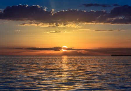 Twilight - panorama, bay, widescreen, amazing, cool, evening, paysage, afternoon, dusk, peisaje, cena, scenic, beautiful, sunrise, sea, nice, beauty, sky, photography, ripples, water, oceans, clouds, sunsets, scene, landscapes, paisagem, paisage, paisaje, ohoto, cenario, scenery, twilight, awesome