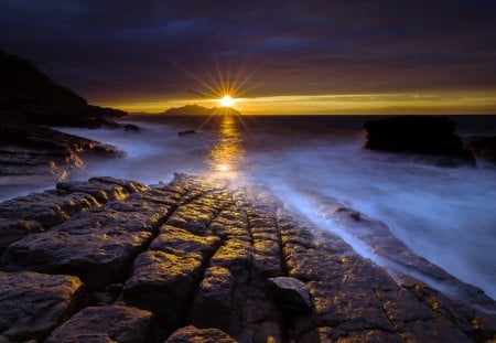 Sunrays - beauty, sky, ocean waves, sun, peaceful, sunset, rocks, amazing, view, reflection, clouds, sunsets, sunrays, dusk, rays, sunbeams, ocean, sunlight, lovely, waves, nature, beautiful, splendor, sunrise, sea