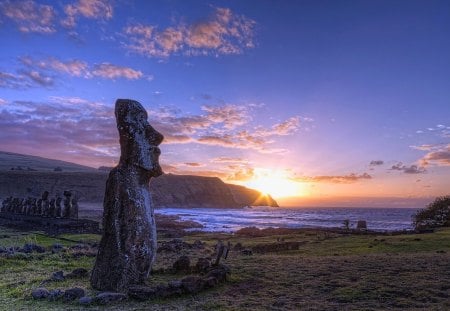 Easter Island - landscape, beautiful, history, sun, ocean, easter, islamd, splendor, sunset, colors, monumenr