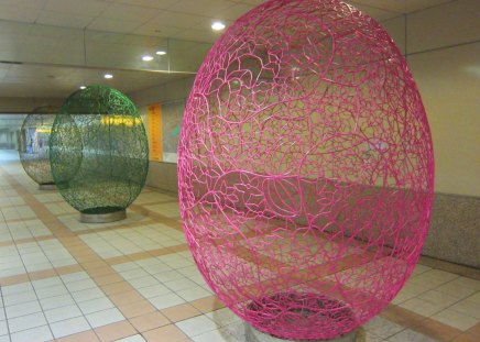 The art of public space - public space, three-dimensional shape, egg - shaped, corner