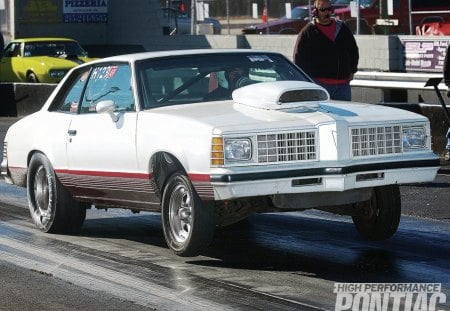 LeMans - lift, white, track, drag race