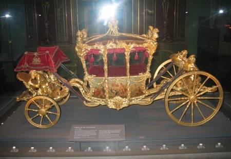 State Coach 1760 model at the Museum - state coach, red, photography, gold, Ancient, Museum, wheels