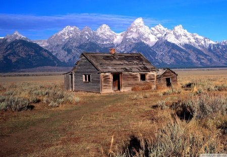 lonely plains cabin - plains, mountains, abandoned, cabin