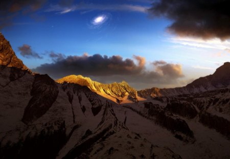 galaxie peak - rock, clouds, space, sky