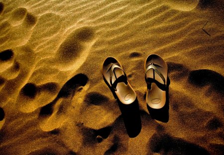 SPARKLING SAND - summer, beach, scene, sand, flip-flop