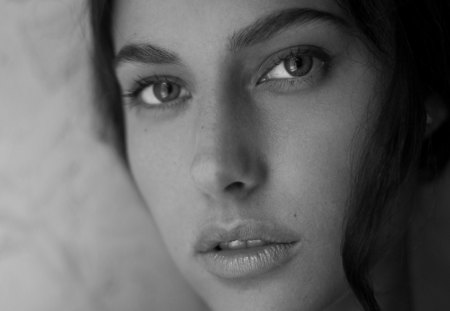 IN YOUR EYES - woman, face, portrait, eyes, think, beautiful, black and white, feel