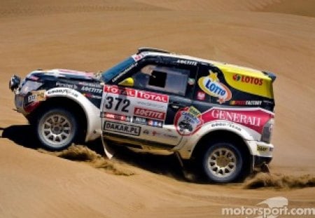 Mitsubishi Pajero - offroad, dakar, 4x4, rally