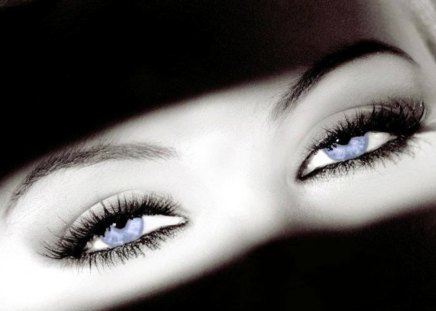 Unvieled Violet Blue Eyes - black, beautiful, viel, woman, blue, eyes