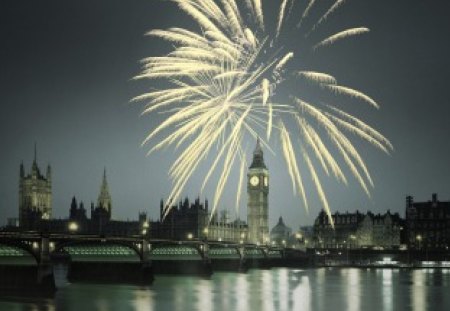 FIREWORKS OVER LONDON - england, london, night, fireworks