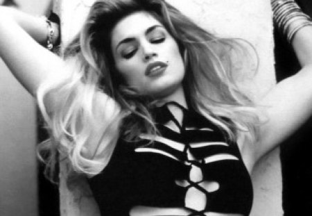 Cindy Crawford - tempting - woman, famous, beauty, lips, eyes, bw, black, supermodel, face, white, pretty, brunette, splendid, bracelet, cindy crawford, sexy, passion, sensual, long hair, black and white, makeup, star, big hair, beautiful, tempting, celebrity