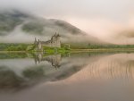 beautiful kilchurn castle scotland