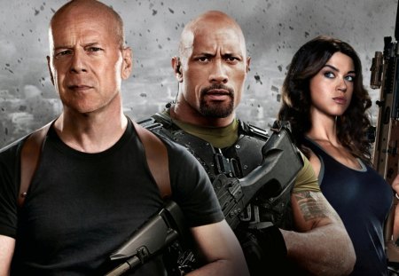 g.i. joe retaliation - bruce willis, girl, men, guns