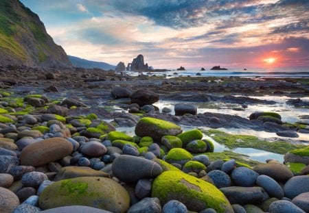 Peaceful Place - beauty, sky, ocean waves, sun, peaceful, sunset, rocks, amazing, view, art, reflection, clouds, sunrays, rays, ocean, sunlight, seascape, lovely, waves, nature, beautiful, splendor, stones, sunrise, sea