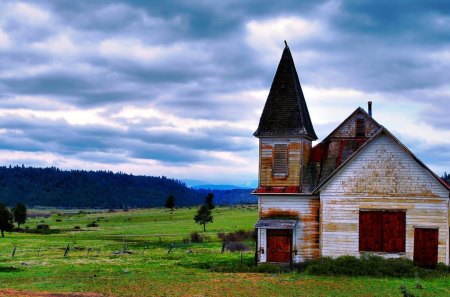 abandoned house on the plains - house, mountains, abandoned, plain