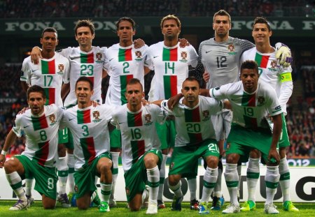 Euro 2012 - PORTUGAL - tshirts, white, green, soccer, color