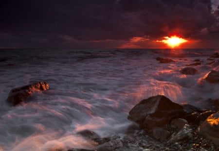 Ocean Waves - amazing, splendor, view, ocean waves, sky, sun, storm, clouds, sunlight, beautiful, sea, stormy, beauty, lovely, ocean, nature, sunset, waves, peaceful, rocks