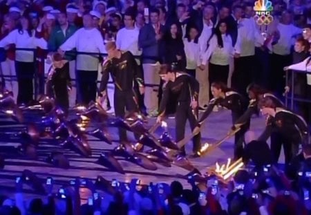 2012 Olympics: Lighting The Cauldron - lighting the torch, olympic cauldron, london, ceremonies, 2012 olympics