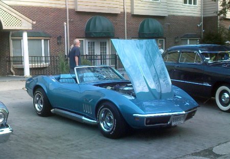 NICE VETTE!!!!!!! - fast, classic, cool, old