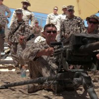 Marines receive instruction on the MK19 grenade launcher