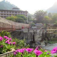 The suspension bridge of the hot spring area