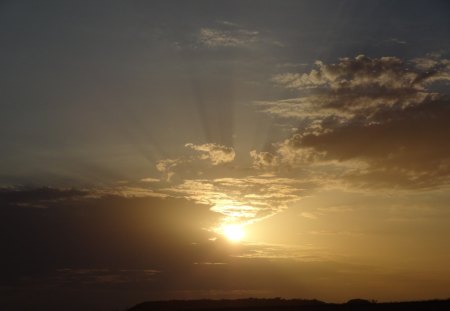 Evening Rays - sky, dusk, clouds, rays, sun