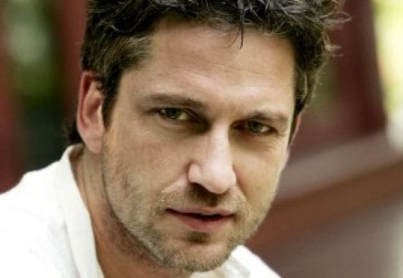 Gerard Butler - male, nice hair, green eyes, actor, great look, cute