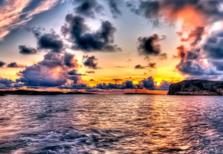 Amazing Sky - clouds, sunlight, sea, sunrise, colors, ocean, reflection, sunset, sky, rocks, ocean view