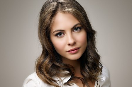 Willa Holland