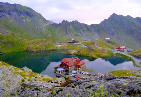 Lake on top of mountain - sunset, green, mountains, lakes, rocks, top