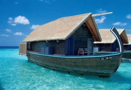 BOAT AT BORA BORA - summer, beach, beautiful, boat, cool