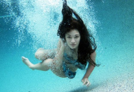 Pretty asian girl underwater - pretty, swimming pool, photography, girl, long hair, smile, underwater, bubbles, asian