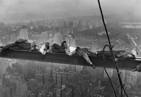 REST - new york, sleep, worker, photography, rest, city, wp, bw