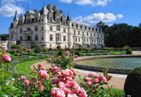 Castle in France - summer, travel, modern, walk, beautiful, chateau, grass, fountain, france, floral, visitors, castle, park, water, flowers, sky, garden, roses, europe, nice, clouds, people, lovely, green