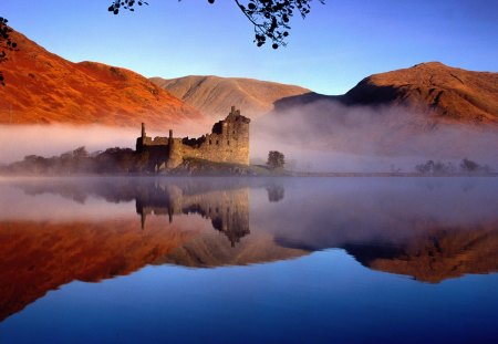 Kilchurn Castle, Scotland - lake, landscape, castle, mountains, dust